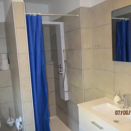Ferienhaus شقة Poseritz